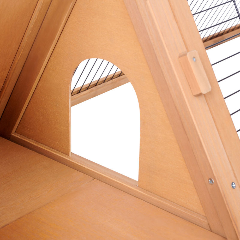 Large Triangular Hutch with Run